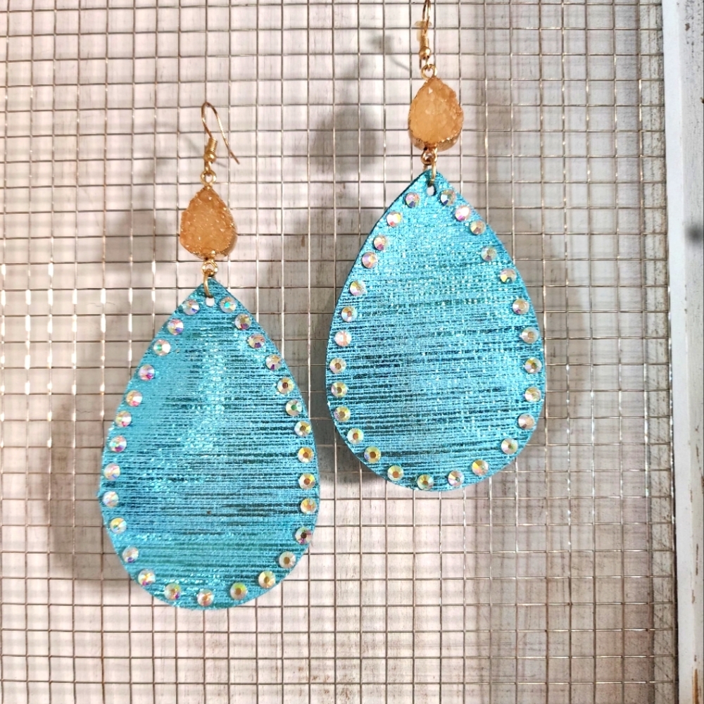 Elegant Blue Teardrop Earrings with Gold Gemstone Accents